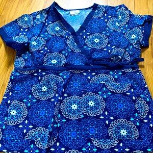Ladies scrub top with tie at waist